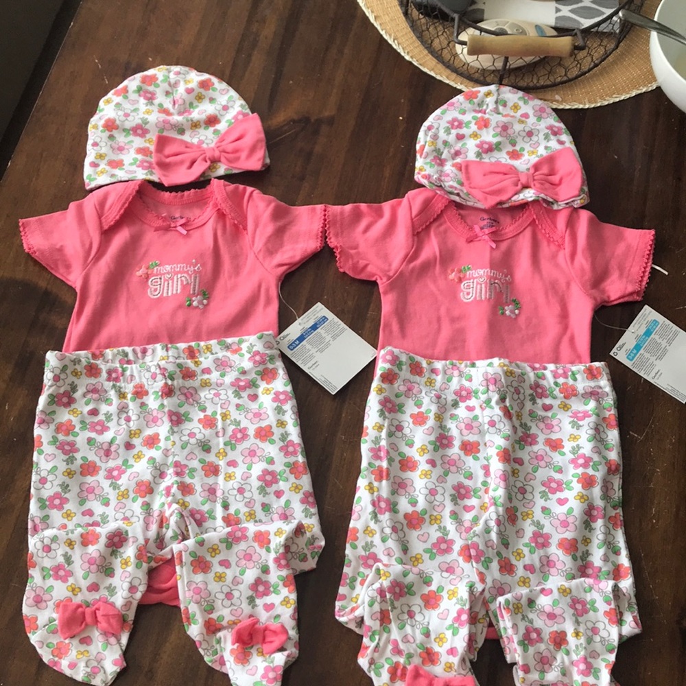3 piece Gerber Onsie Set Never worn- Brand New!